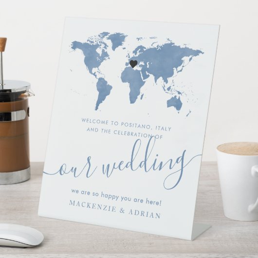 Zielort Weltkarte Soft Blue Watercolor Willkommen Sockelschild (In Situ)