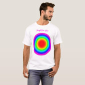 Zielscheibe für Liebe – Pride-Kunst T-Shirt (Vorne ganz)