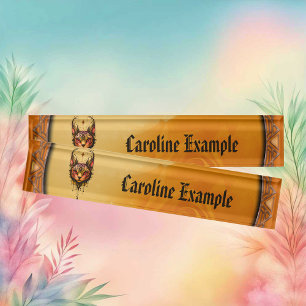 Ziereleganz: Ein Portrait einer Katze. Namensplakette