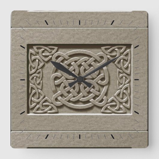 Ziergeschnitzter Stone Celtic Knocks Wall Clock Quadratische Wanduhr (Vorderseite)