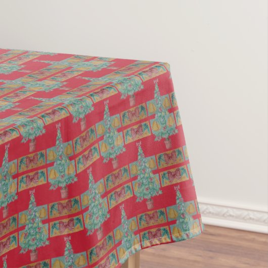 Zierglocken und rote Bogen auf Baum-Weihnachten Tischdecke (Beispiel)