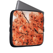 Zierkirschzweige Orange Stilvoll Laptopschutzhülle (Vorne Rechts)