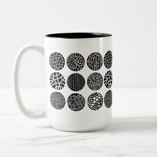 Zierkreise - Schwarz und Weiß Zweifarbige Tasse (Links)