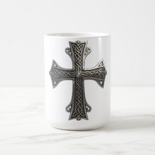 Zierliches keltisches Silberkreuz mit komplizierte Kaffeetasse