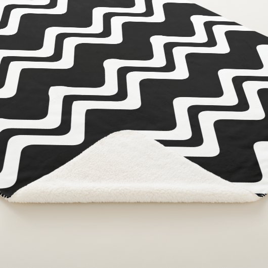 Zig Zag Muster mit zwei farbigen Linien Sherpadecke (3/4)