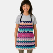 Zig zaggende pastellfarbene rosa Navy Retro Muster Schürze (Insitu)