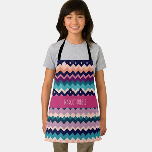 Zig zaggende pastellfarbene rosa Navy Retro Muster Schürze (Insitu)