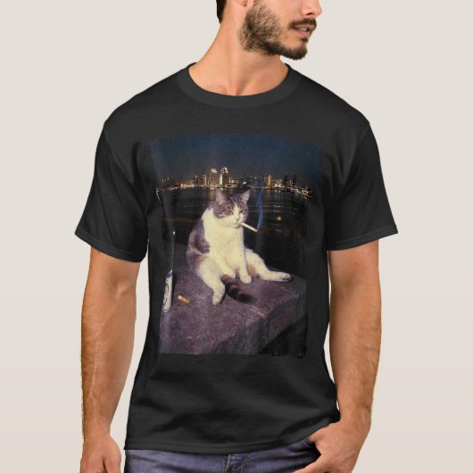 Zigaretten-Kätzchen Lustiges rauchendes Katzen-Mem T-Shirt (Vorderseite)
