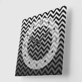 ZIGZAG-Muster - graue Gradienten + Ihr Backgr. Quadratische Wanduhr (Winkel)