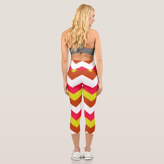 ZIGZAG PATTERN. CAPRI LEGGINGS (Rückseite)