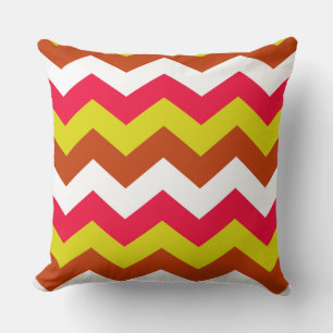 ZIGZAG PATTERN. KISSEN