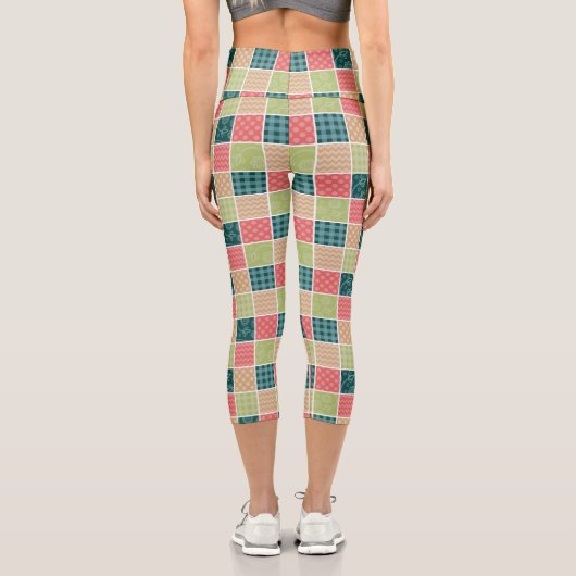 Zigzag, Zickzack, Gingham, Polka Dots, Patchwork Capri Leggings (Rückseite)