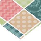 Zigzag, Zickzack, Gingham, Polka Dots, Patchwork Mittelgroßer Tischläufer (Ecke)