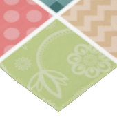 Zigzag, Zickzack, Gingham, Polka Dots, Patchwork Tischdecke (Schrägansicht)