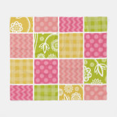 Zigzag, Zickzack, Polka Dots, Gingham, Patchwork Fleecedecke (Vorderseite (Horizontal))