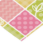 Zigzag, Zickzack, Polka Dots, Gingham, Patchwork Mittelgroßer Tischläufer (Ecke)