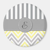 Zigzag, Zickzack, Streifen, gelb, grau, Monogramm Magnet (Vorne)