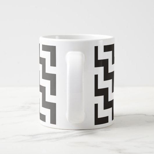 Zigzags Jumbo Tasse, Black and White Chevrons Jumbo-Tasse (Rückseite)