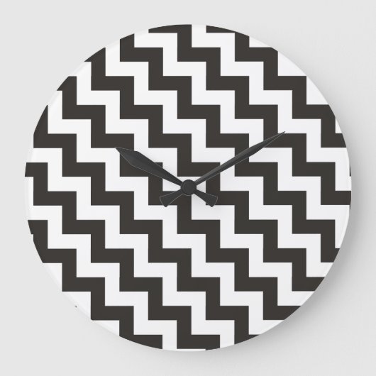 Zigzags Round Wall Clock, Black and White Chevrons Große Wanduhr (Vorderseite)