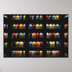 ZIMMER MIT FARBTÜREN POSTER