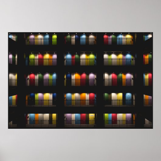 ZIMMER MIT FARBTÜREN POSTER (Vorne)