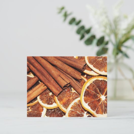 Zimtsticks mit getrockneten orangefarbenen Scheibe Postkarte (Stehend Vorderseite)