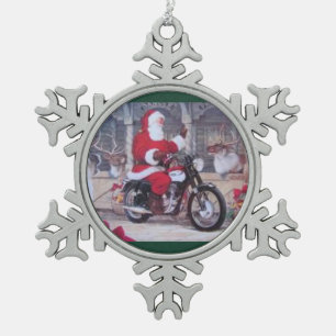 Zinn Sankt auf einer Motorrad-Weihnachtsverzierung Schneeflocken Zinn-Ornament