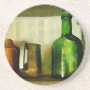Zinn-Tasse und Grün-Flasche Getränkeuntersetzer