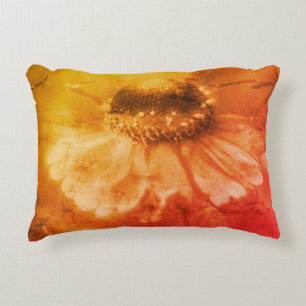 Zinnia-Daisy-Blume in Sepia Vintage Dekokissen
