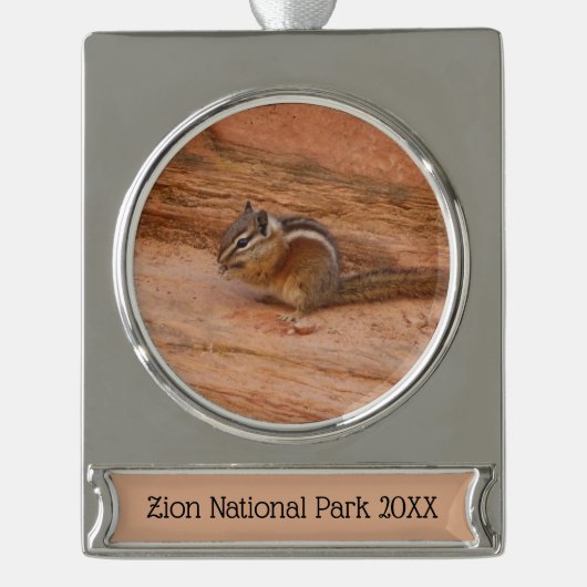 Zion Chipmunk auf Red Rocks Banner-Ornament Silber (Vorderseite)