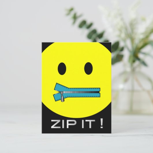 'zip it FACE POSTCARD Postkarte (Stehend Vorderseite)