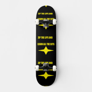 Zippen Sie die Lippen schwarz-gelbes Design Skateboard