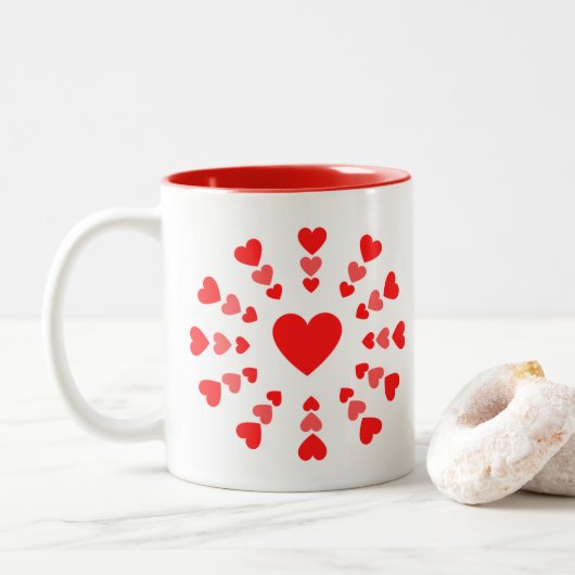 Zirkel der Herz-Tasse Zweifarbige Tasse (Mit Donut)