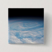 Zirkuläre Wolkenbildung über den Südpazifik. Button (Vorderseite)