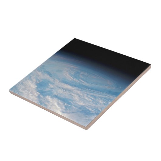 Zirkuläre Wolkenbildung über den Südpazifik. Fliese (Seite)