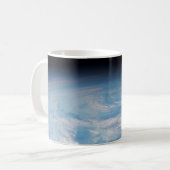 Zirkuläre Wolkenbildung über den Südpazifik. Kaffeetasse (Vorderseite Links)