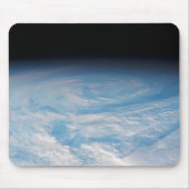 Zirkuläre Wolkenbildung über den Südpazifik. Mousepad (Vorne)