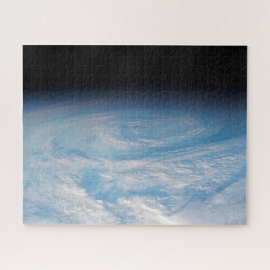 Zirkuläre Wolkenbildung über den Südpazifik. Puzzle (Horizontal)