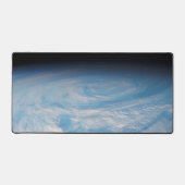 Zirkuläre Wolkenbildung über den Südpazifik. Schreibtischunterlage (Vorderseite)