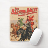 Zirkus-Rennen mit Männern, die zwei Pferde umherzi Mousepad (Mit Mouse)