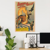 Zirkuspferd, das durch einen Flammenhaufen springe Poster (Heimbüro)