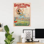 Zirkusposter eines Seilwanderers mit Sonnenschirm Poster (Heimbüro)