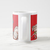 Zirkusposter von zwei Männern in Chariots Jumbo-Tasse (Rückseite)