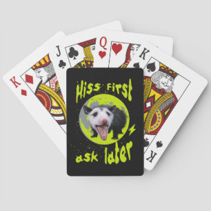Zisch zuerst, frag später Lustiger Opossum-Humor Spielkarten
