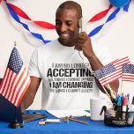 Zitat des inspirierenden politischen Aktivisten üb T-Shirt<br><div class="desc">Ich akzeptiere nicht mehr, was ich nicht ändern kann, ich ändere die Dinge, die ich nicht akzeptieren kann. Machen Sie einen Unterschied, stehen Sie mit diesem coolen politischen T - Shirt für einen starken Feministen da. Ein phantastisches politisches aktivistisches Design für März und Proteste mit einem inspirierenden Zitat, um Veränderung...</div>