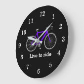 Zitat mit Lila Fahrrad auf schwarz Große Wanduhr (Winkel)