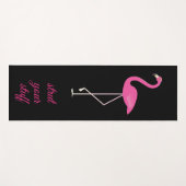 Zitat Struff Dein Stuff Pink Flamingo auf schwarz Yogamatte (Vorderseite (Horizontal))