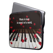 Zitat über Klaviertasten mit Rose Petals Laptopschutzhülle (Vorderseite Links)