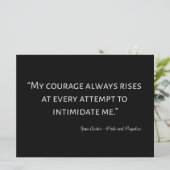 Zitat über Stolz und Vorurteile I Einladung (Stehend Vorderseite)