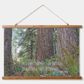 Zitat von Giant Conifer Forest und John Muir Natur Wandteppich Mit Holzrahmen (Vorne)